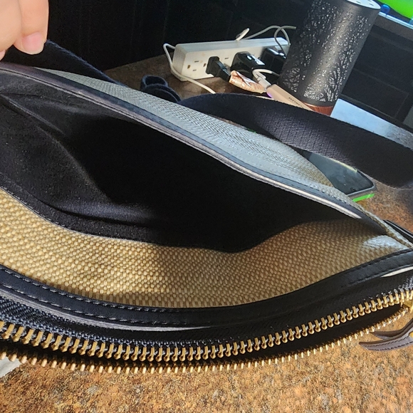 Fossil Crossbody- Coated Canvas with blue stripes and a blue nylon strap - Picture 3 of 9